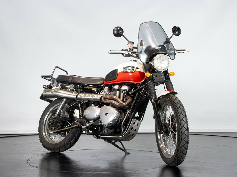Image 5/50 of Triumph DUMMY (2014)