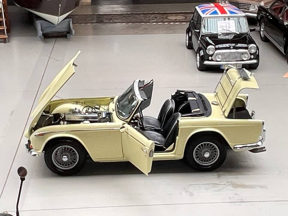 Afbeelding 28/39 van Triumph TR 250 (1967)