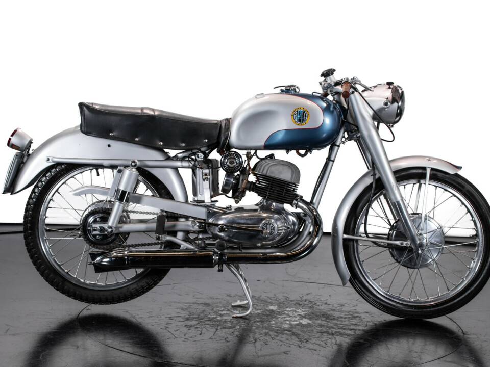 Image 2/25 of Beta 160 Sport (1953)