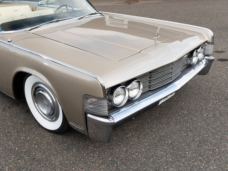 Image 13/135 de Lincoln Continental Convertible (1965)