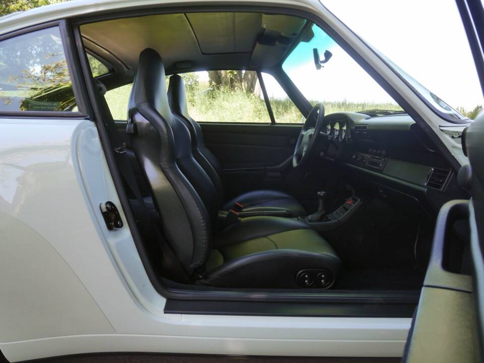 Image 35/42 of Porsche 911 Carrera (1900)