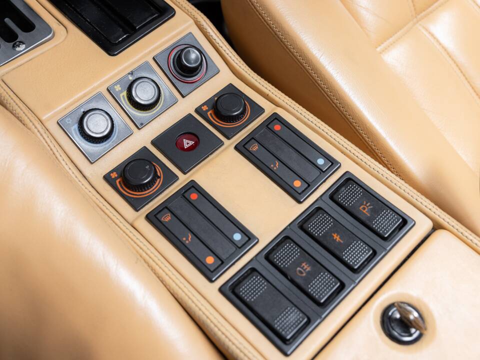 Bild 18/40 von Ferrari 328 GTS (1986)