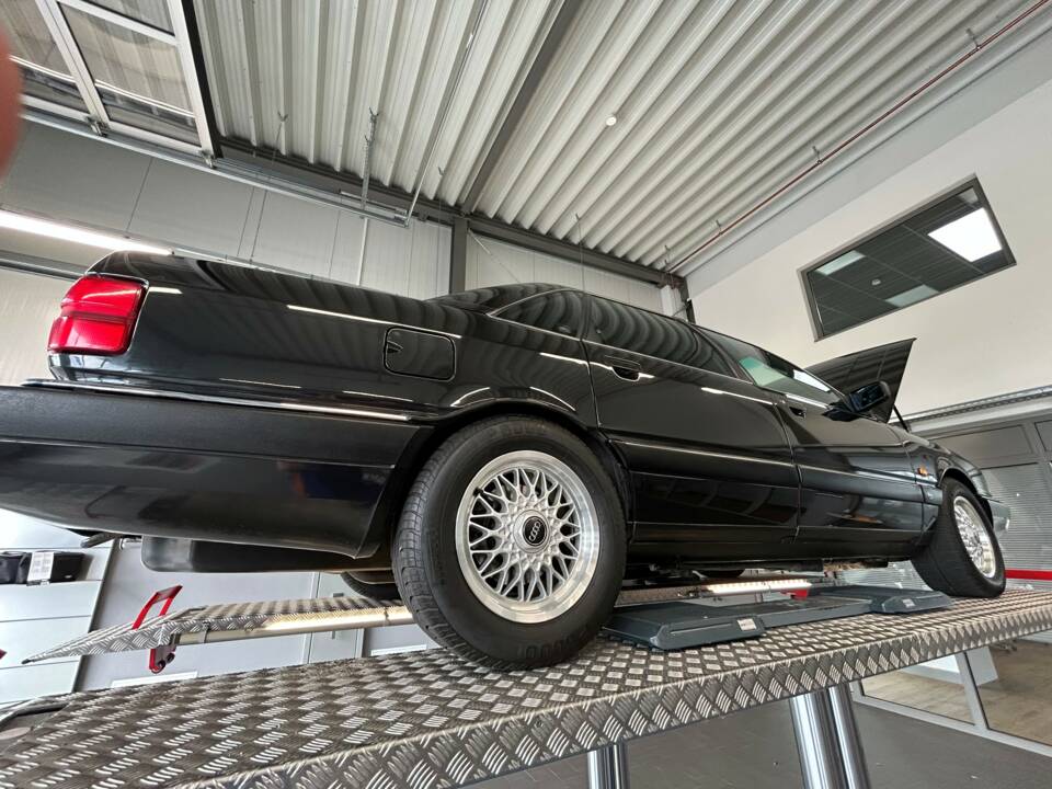 Immagine 10/44 di Audi 200 - 2.2 20V Turbo quattro (1990)