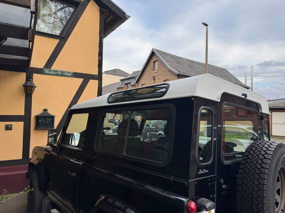 Image 18/19 of Land Rover Defender 90 (2011)