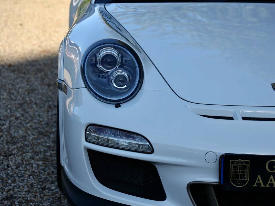 Image 24/50 de Porsche 911 GT3 RS (2010)