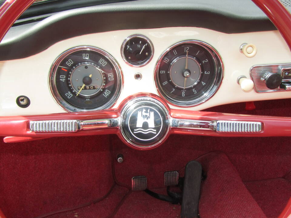 Image 26/45 of Volkswagen Karmann Ghia 1300 (1965)
