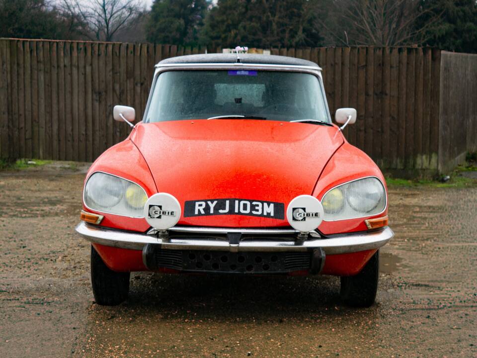 Image 6/24 de Citroën DS 20 A (1973)