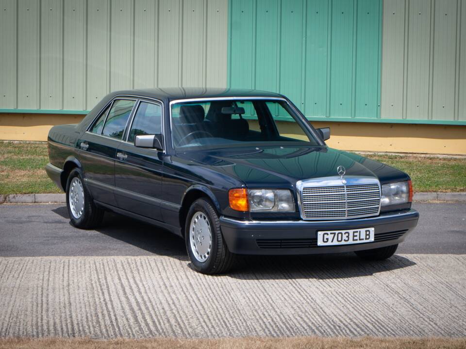 Bild 1/29 von Mercedes-Benz 300 SE (1990)