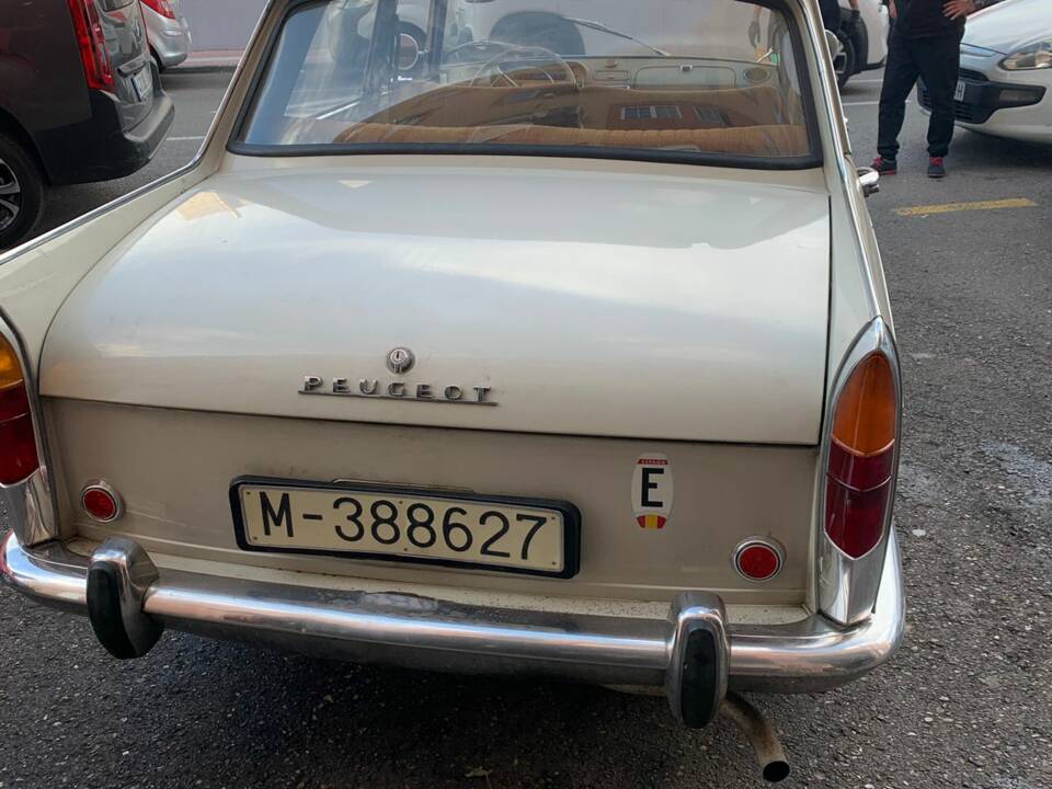 Immagine 17/52 di Peugeot 404 Break (1964)