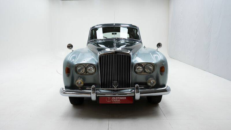 Image 2/15 de Bentley S 3 Continental Flying Spur (1964)