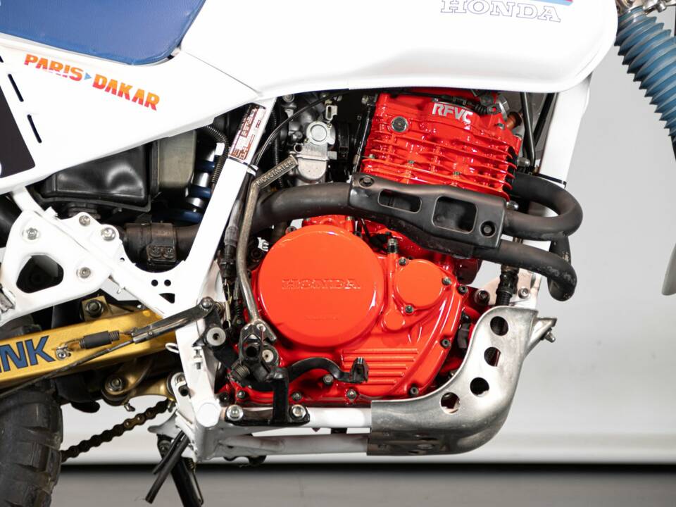 Image 34/50 of Honda DUMMY (1986)