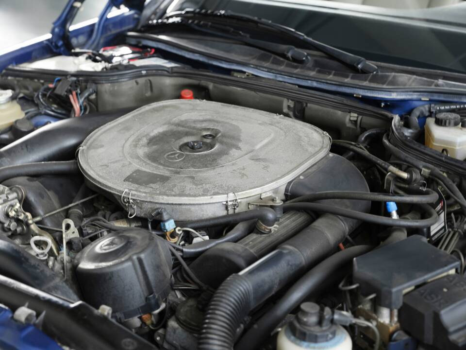 Image 28/39 of Mercedes-Benz 560 SEC (1990)