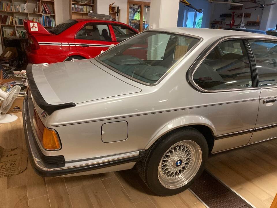 Bild 12/22 von BMW M 635 CSi (1987)