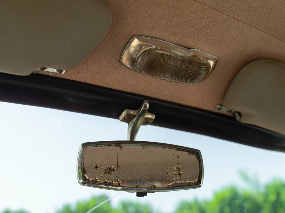 Image 31/50 of Mercedes-Benz 190 SL (1955)