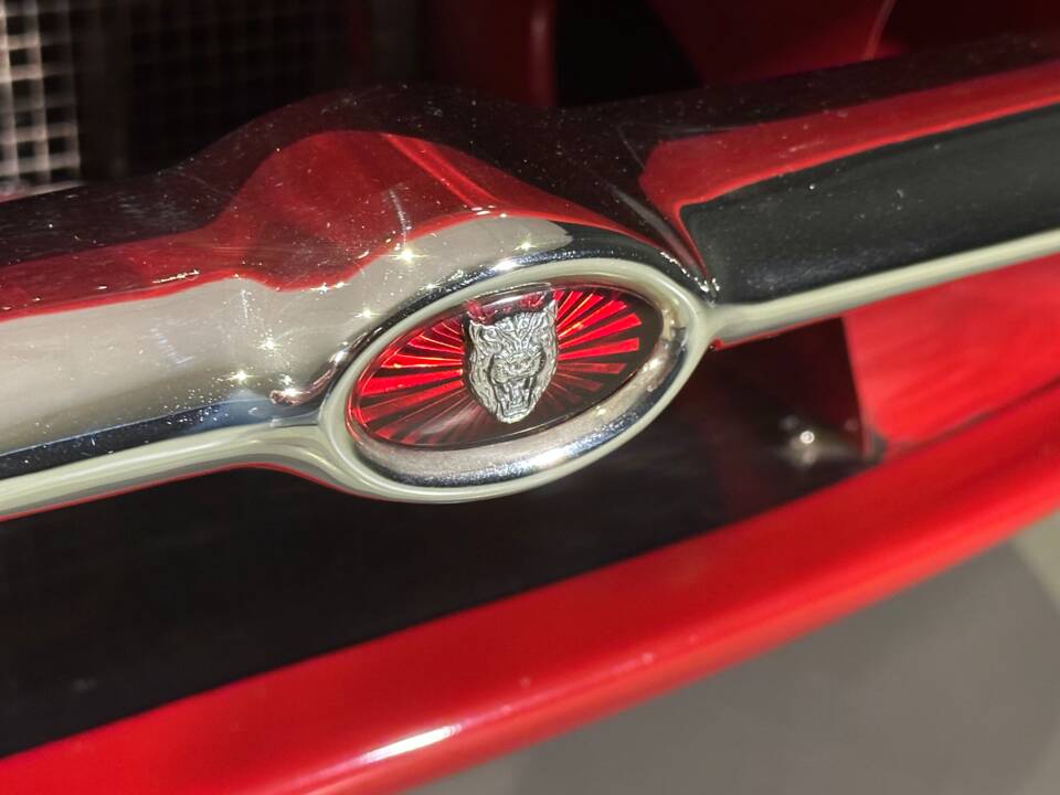 Afbeelding 16/95 van Jaguar XK-E (1970)