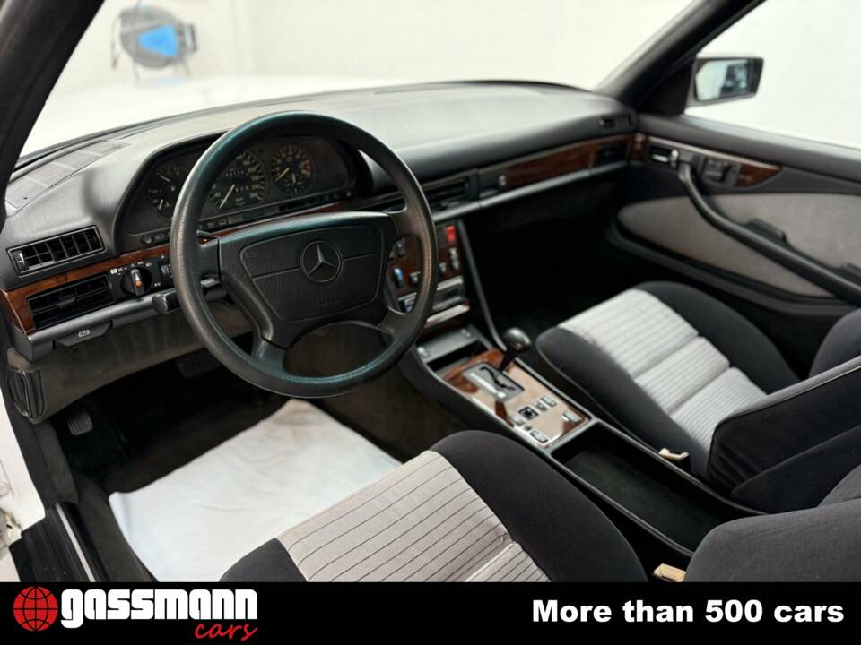 Immagine 9/15 di Mercedes-Benz 560 SEC (1989)