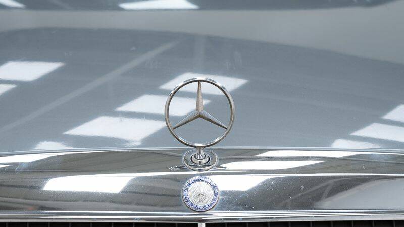 Imagen 12/15 de Mercedes-Benz 230 E (1988)