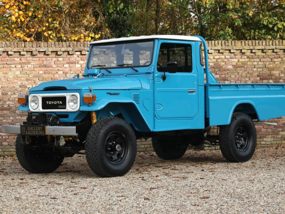 Bild 32/50 von Toyota Land Cruiser BJ 45 (1982)