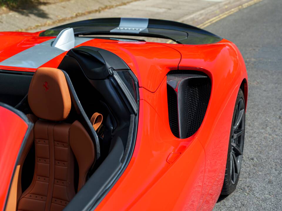Image 12/37 of Ferrari SF90 Spider (2023)