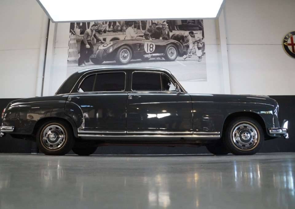 Image 25/50 of Mercedes-Benz 220 S (1959)