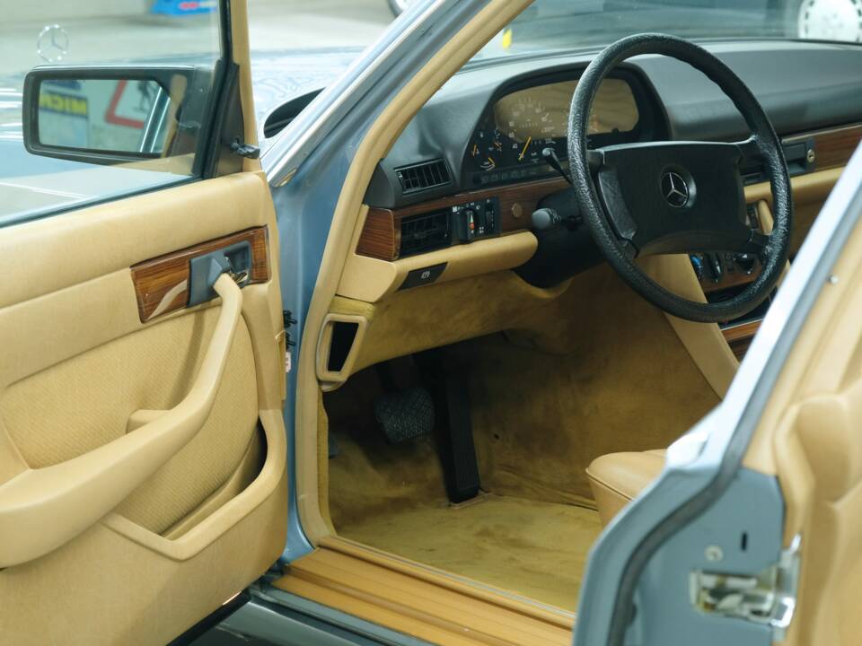 Bild 45/50 von Mercedes-Benz 420 SE (1988)