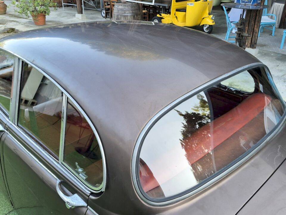 Bild 34/76 von Jaguar Mk II 2.4 (1963)