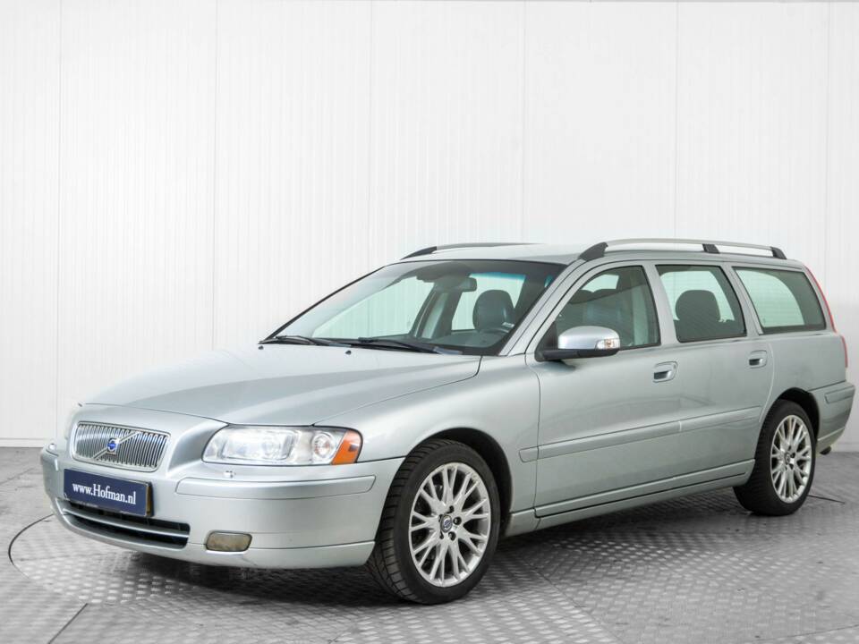 Image 1/36 of Volvo V70 D5 (2008)