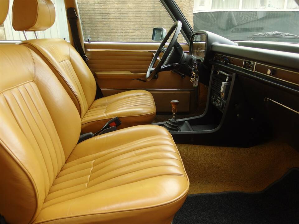 Image 58/95 de BMW 2500 (1977)
