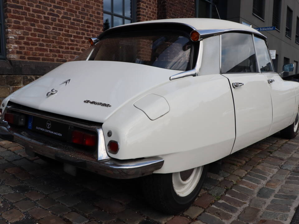 Imagen 9/22 de Citroën ID 20 (1970)