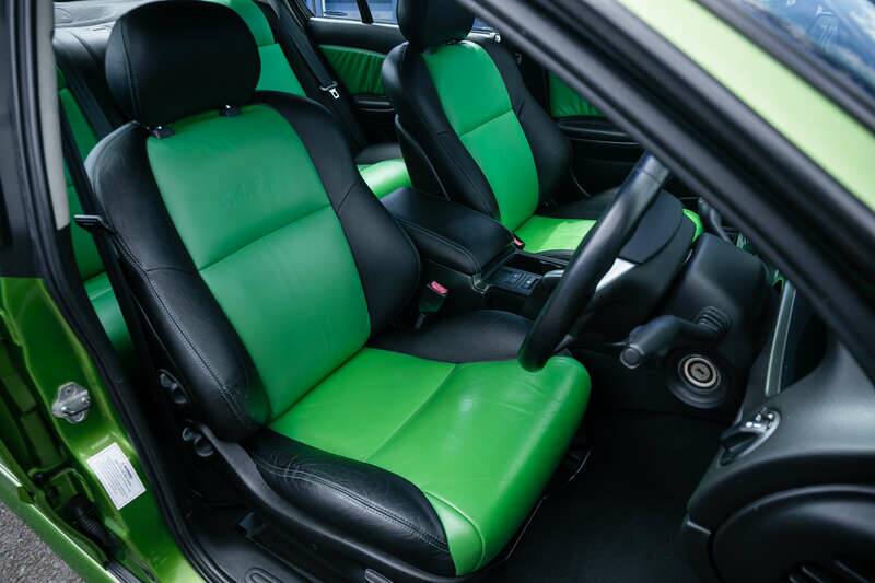 Image 17/45 of Holden LSV R300 (2002)