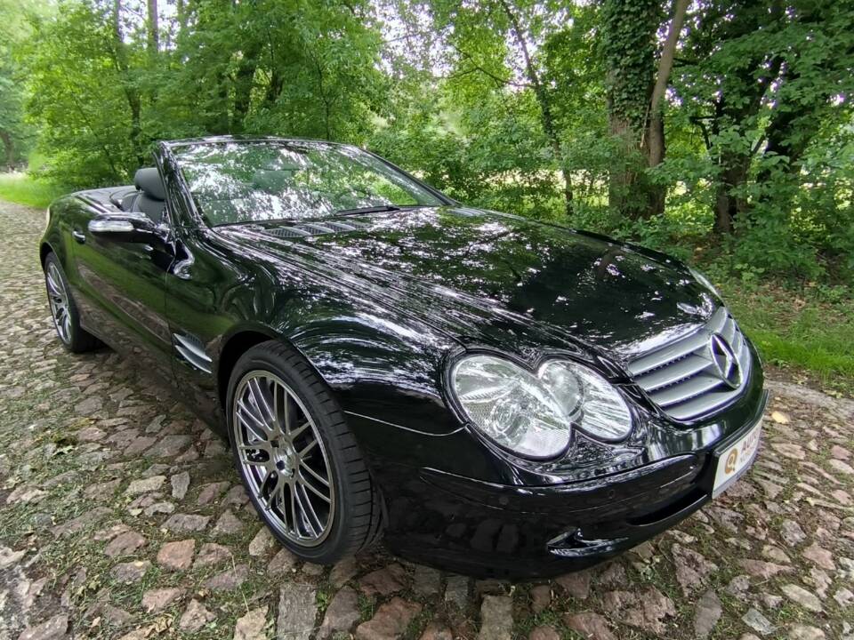 Imagen 30/58 de Mercedes-Benz SL 350 (2005)