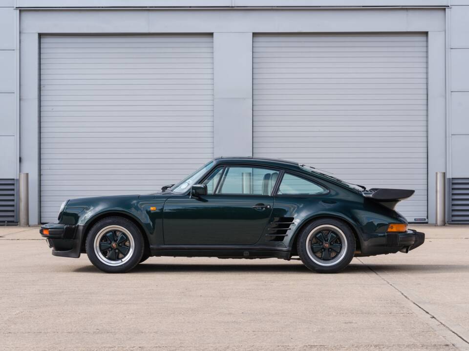 Image 4/52 of Porsche 911 Carrera 3.2 (1989)