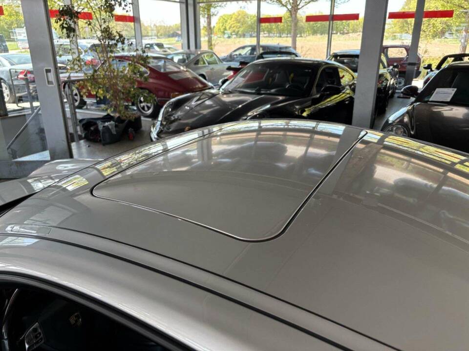 Afbeelding 21/32 van Porsche 911 Carrera (2005)
