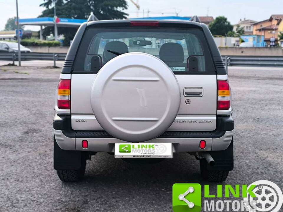 Image 9/10 of Opel Frontera 2.2i (2000)