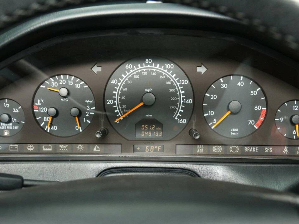 Imagen 14/30 de Mercedes-Benz SL 500 (1998)