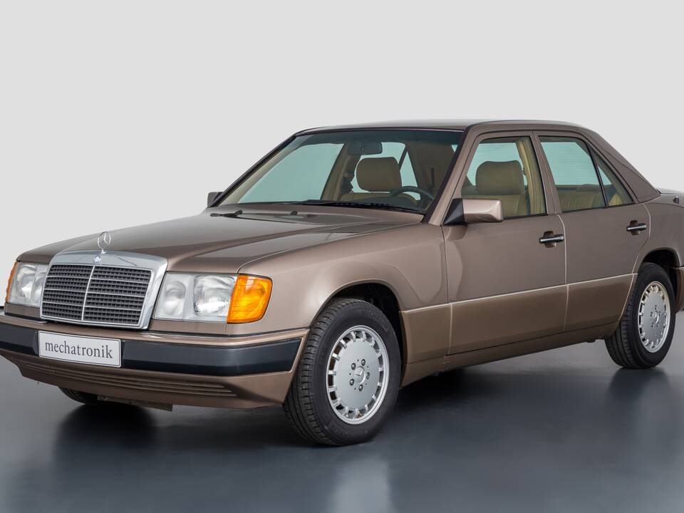 Image 2/7 of Mercedes-Benz 300 D Turbo (1991)