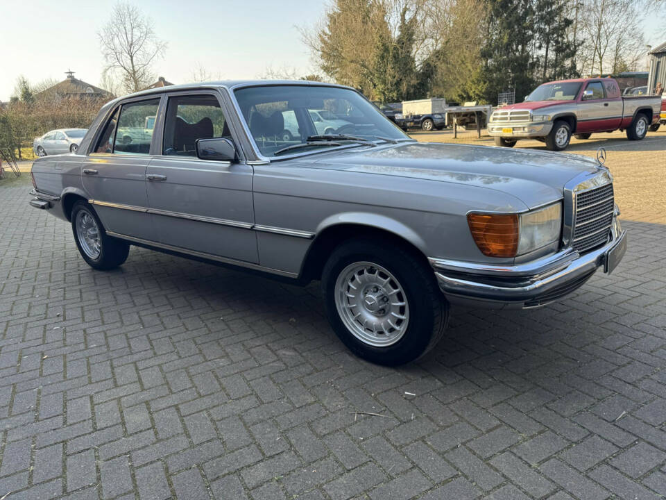 Image 3/22 of Mercedes-Benz 450 SE (1977)