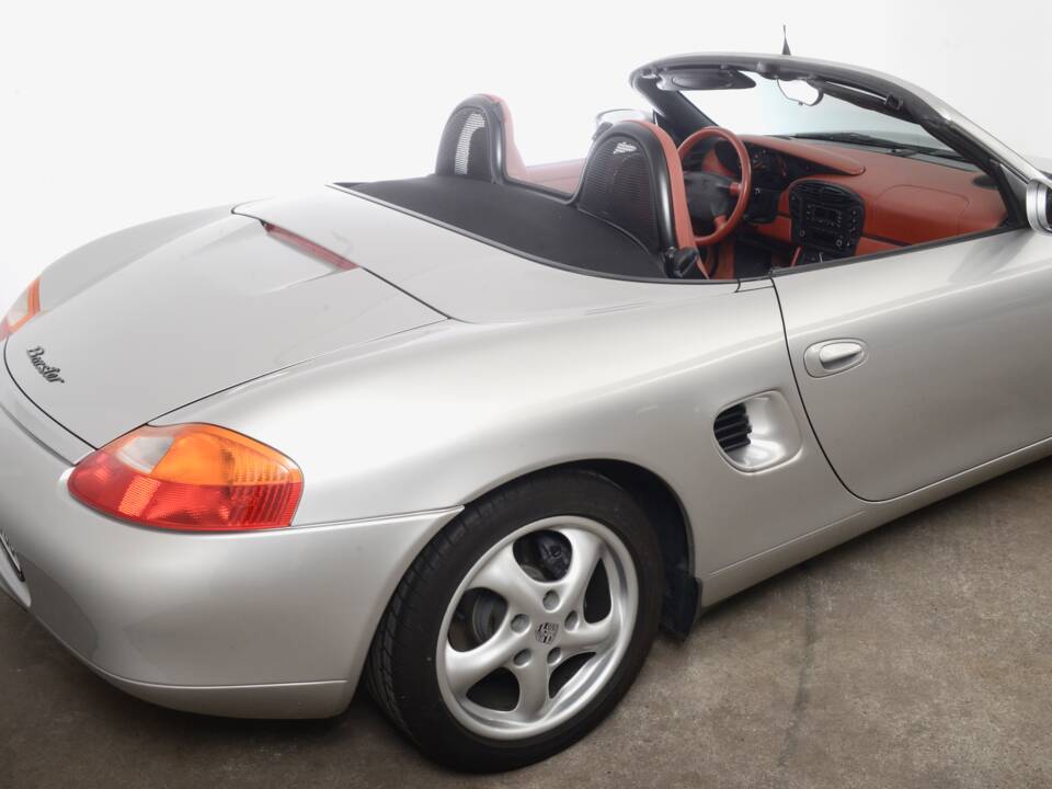 Image 14/30 of Porsche Boxster (1999)