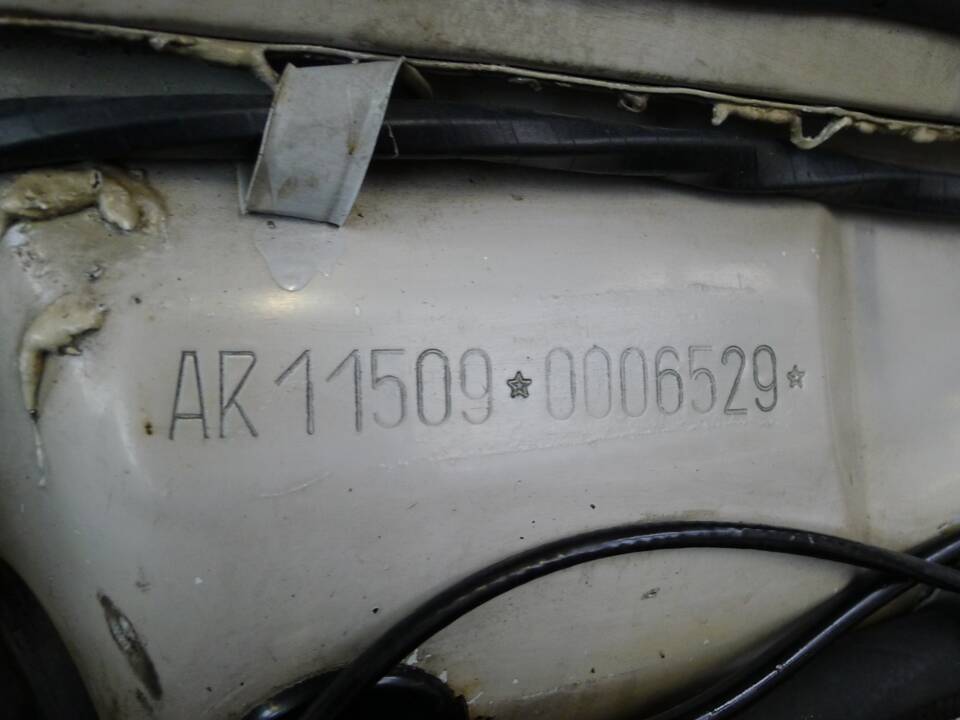 Image 13/34 of Alfa Romeo Giulia Nuova Super 1600 (1974)