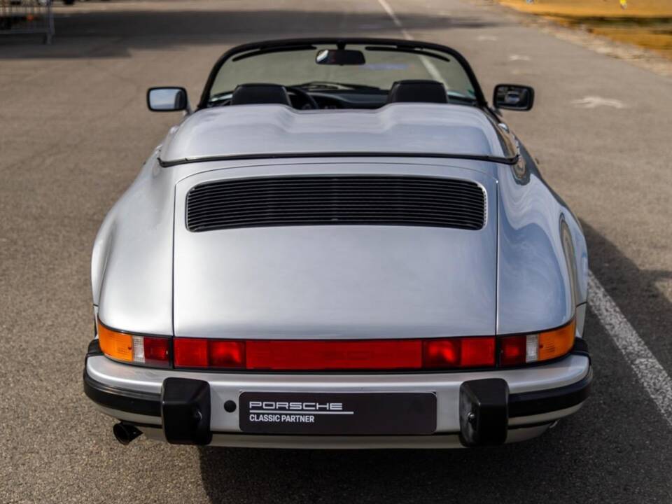 Image 28/132 of Porsche 911 Speedster 3.2 (1989)