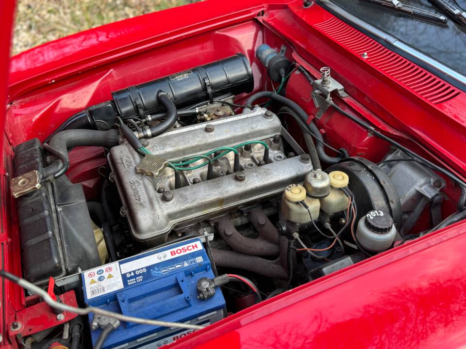 Immagine 36/48 di Alfa Romeo Giulia GT 1300 Junior (1972)