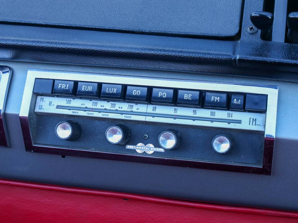 Image 30/50 of Citroën DS 21 Chapron (1963)