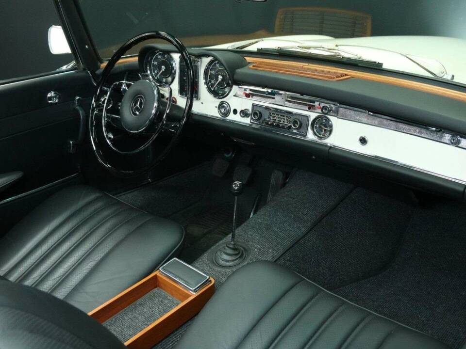 Bild 26/50 von Mercedes-Benz 230 SL (1967)