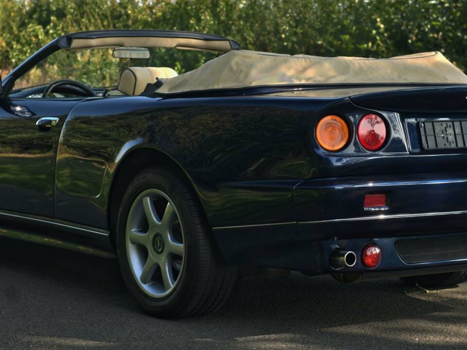 Image 11/50 of Aston Martin V8 Volante (1998)