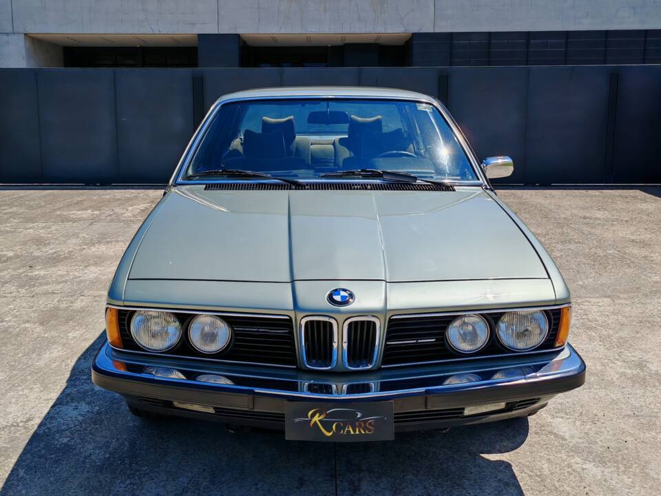 Bild 2/50 von BMW 745i (1982)