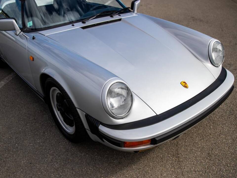 Image 16/132 of Porsche 911 Speedster 3.2 (1989)