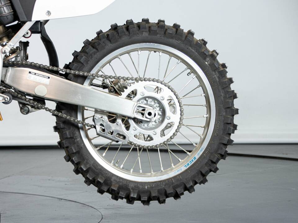 Image 24/50 de Yamaha DUMMY (2007)