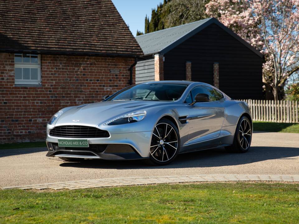 Image 1/80 of Aston Martin Vanquish (2013)