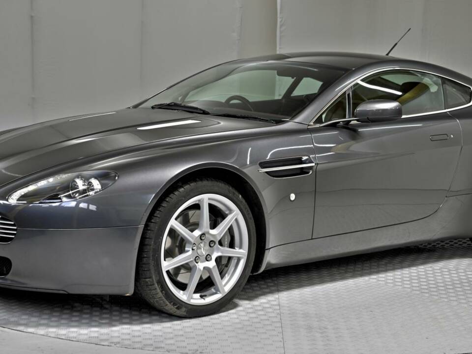 Image 7/50 de Aston Martin V8 Vantage (2006)
