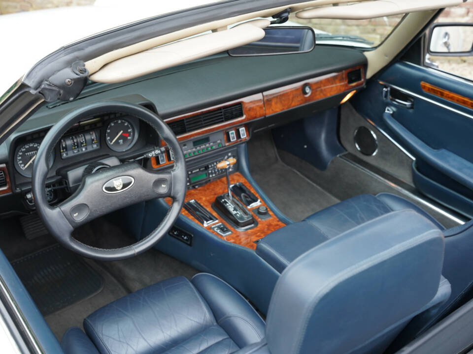 Immagine 27/50 di Jaguar XJS 5.3 V12 (1988)